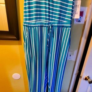 Pair of 2! Love Nation Jumpers